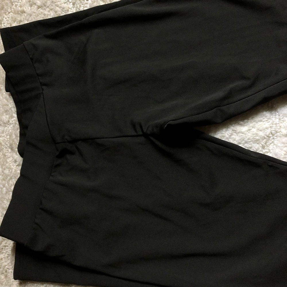 Black booty lifting leggings